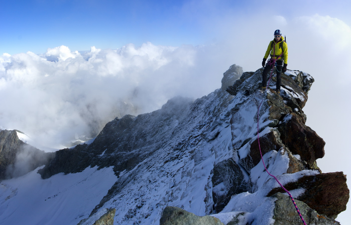 Un alpiniste du Bureau des Guides des Arcs