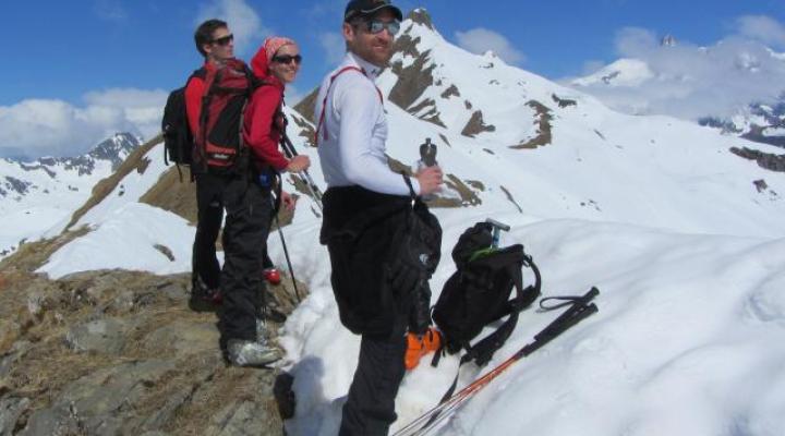 Ski de randonnée - le sommet de l'homme Cairn 2699m