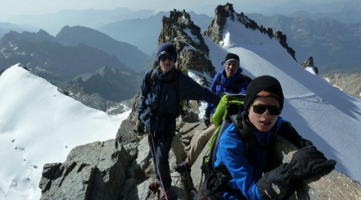 Sur l'arête près du sommet du Grand Paradis.