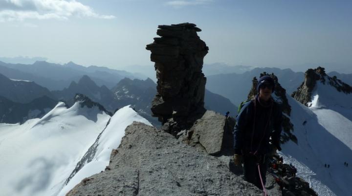 Sur l'arête près du sommet du Grand Paradis.