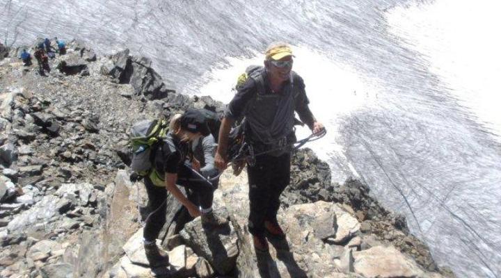 le sommet de la traversière avec les guides des Arcs