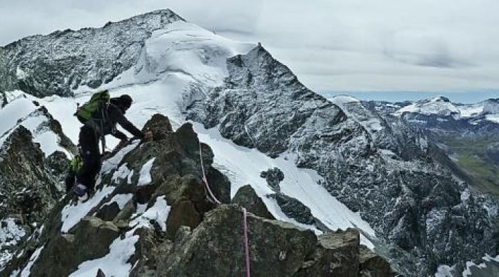 Sur l'arête est de l'Aiguille du St Esprit.