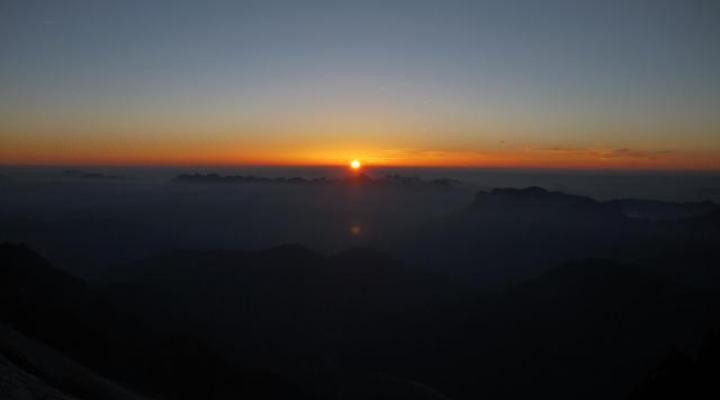 coucher de soleil sur la vallée