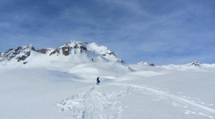 Au dessus du Fort de la Platte - ski de randonnée guides des Arcs