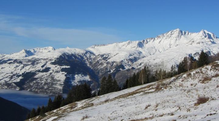 1ere neige au dessus de Bourg Saint Maurice. Photo: philippe Deslandes