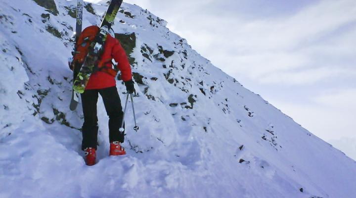 Passage à pieds sur l'arête sud de l'aiguille Rouge.