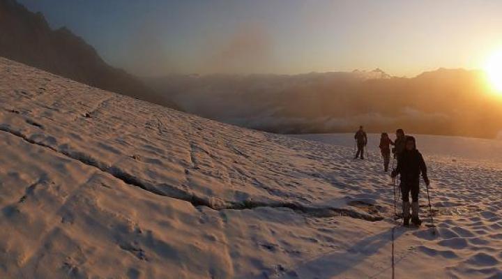 lever de soleil au début du glacier