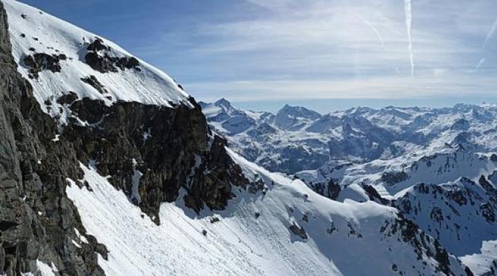 Vue vers l'est depuis la brèche.
