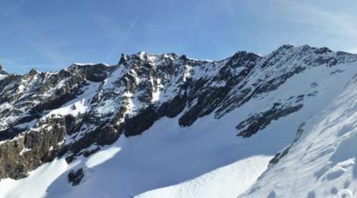Vue sur l'arête Sache-Pourri depuis l'arête nord-ouest.