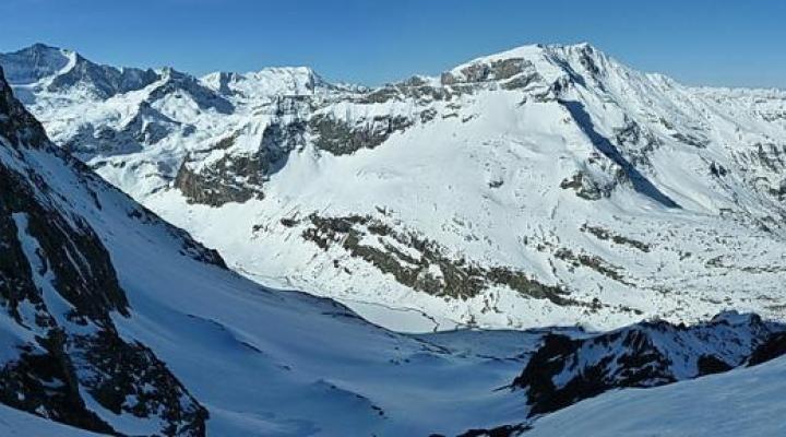 Depuis le milieu de la rampe, vue sur la Vanoise.