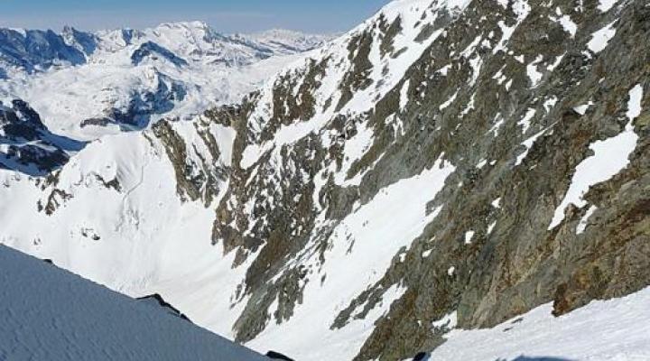 au milieu du couloir, vue vers les Platières.