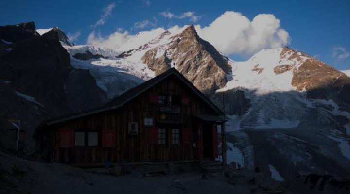 le traditionnel refuge Mezzalama.