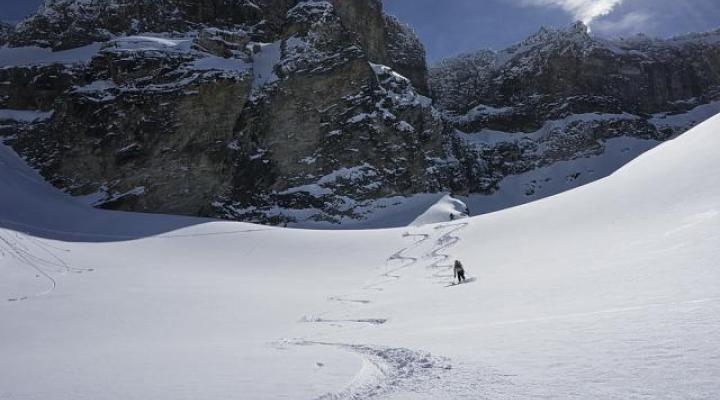 Dans le cirque du dard.