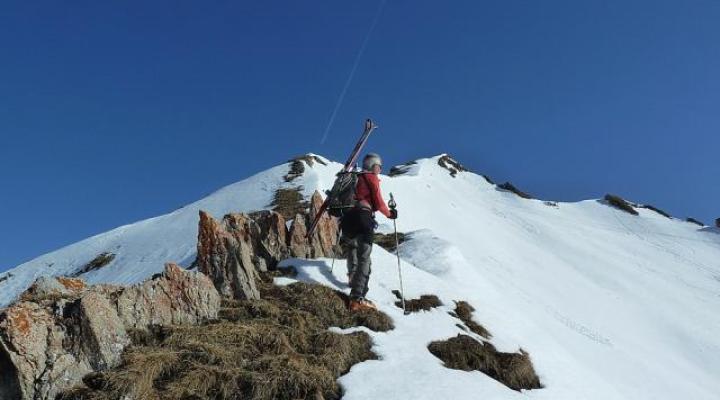 Sur l'arête menant au sommet.