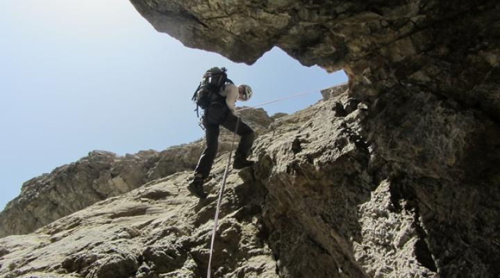Paroi de Bazel rappel dans la gorge