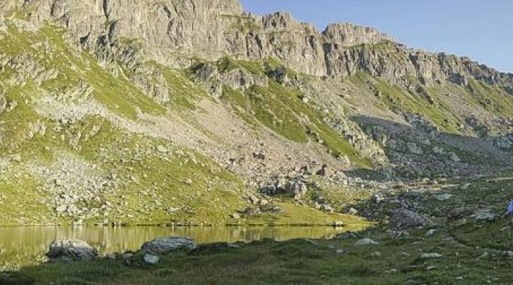 Approche le long du lac de Portette