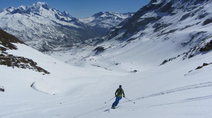 Ski de randonnée dans le Beaufortain avec vue sur le Mont Blanc
