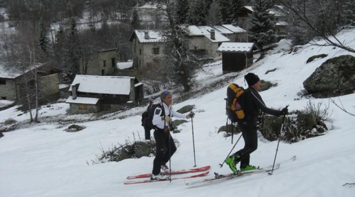 Vers le village du Crot