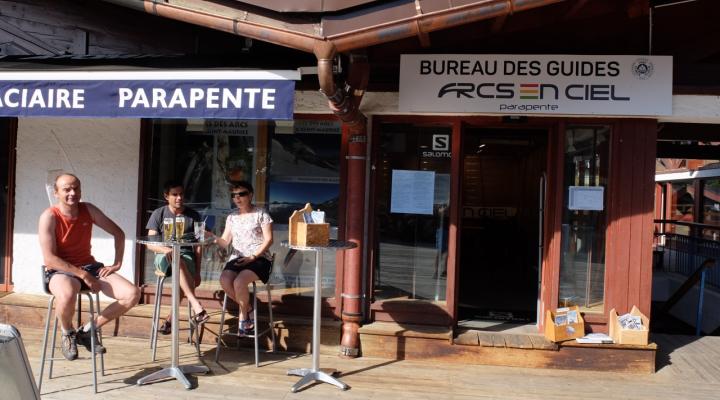 Gilles président du bureau, Philippe de Arc en Ciel et Sylvaine