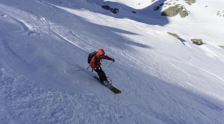 Petite poudreuse très agréable au dessus du lac du Petit.