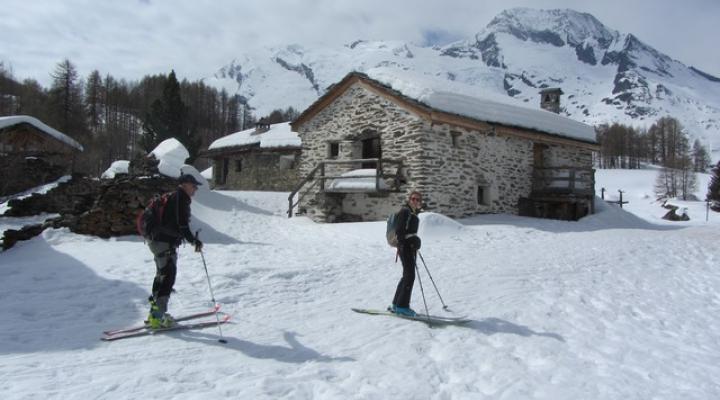 Hors piste à Sainte Foy Tarentaise le village du Monal