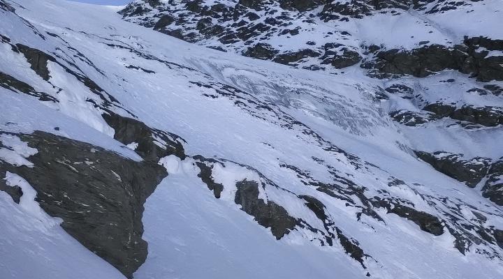 Labyrinthe de sortie sous le glacier des Plates des Chamois.