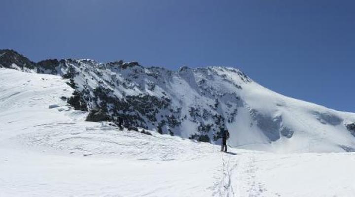 Arrivée au col des Roches. Le Mont Pourri en arrière plan.