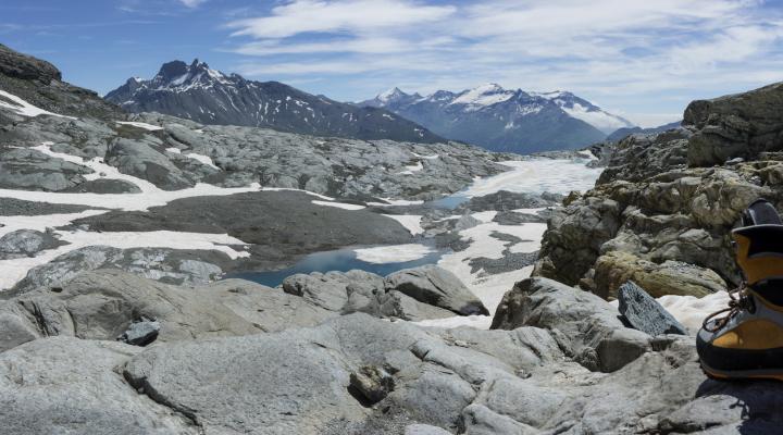 A la sortie du glacier de l'Arpont, les lacs du même nom.
