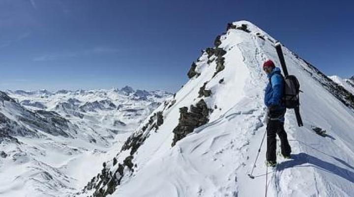 Sur l'arête de la traversière