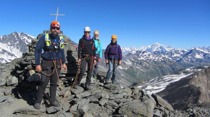 Randonnée glaciaire, la Traversière 3330m. Le sommet