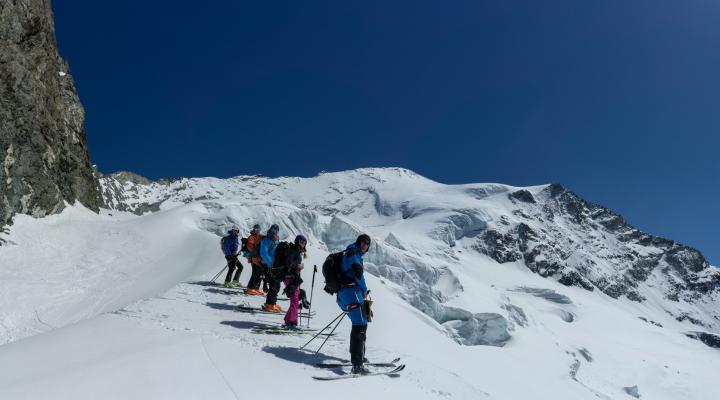 Descente rive droite du glacier du Geay.