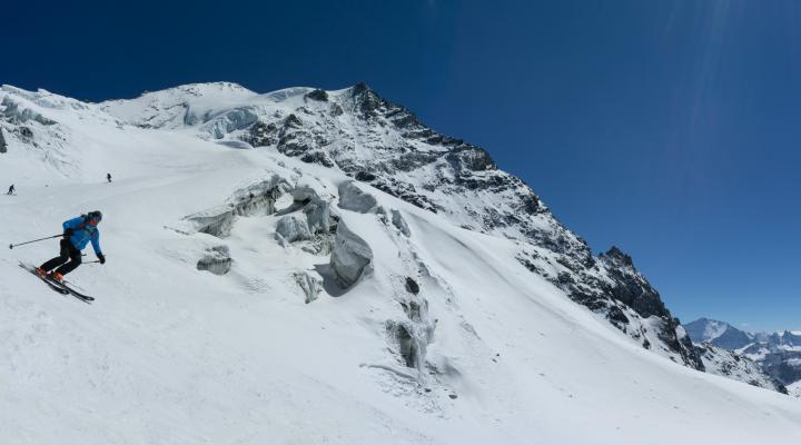Au milieu des crevasses, sous le mont Pourri.