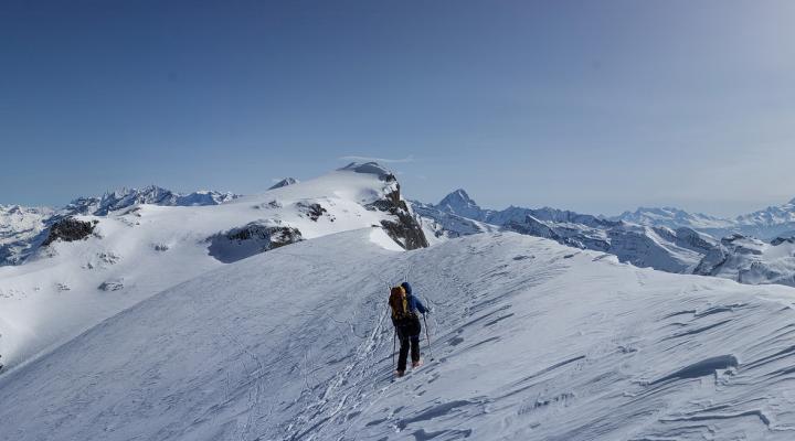 Sur la longue crête des Wildstrübel.