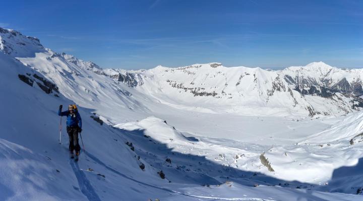 vue sur le très beau cirque d'Enstligenalp