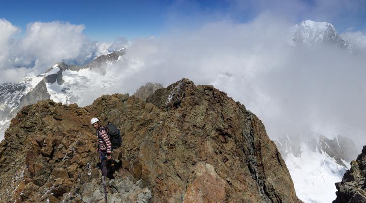 Départ du sommet pour la descente de la voie normale.