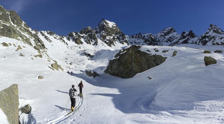 L'entrée du cirque final, sous le doigt d'Assaly, le grand et le petit Assaly et le col entre les deux.