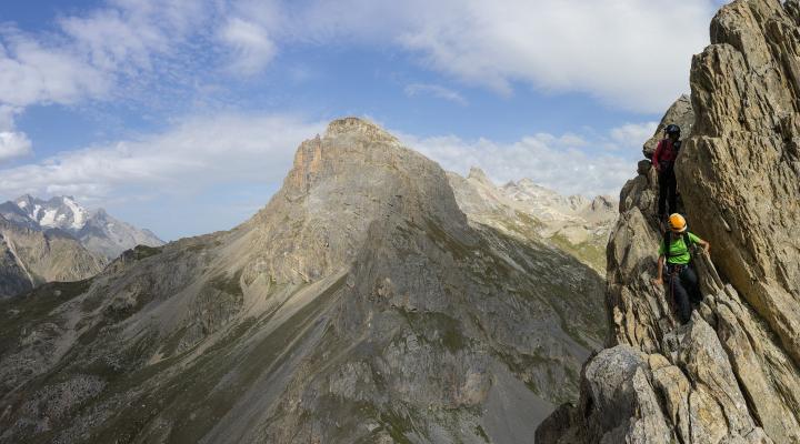 Descente du premier gendarme.