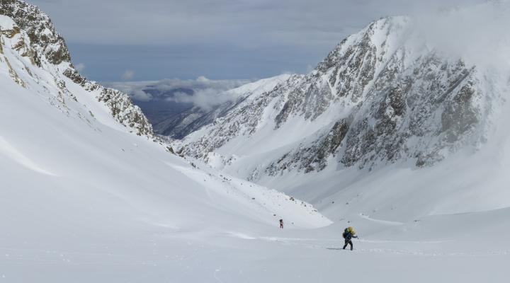 La très longue et très belle montée au bivouac Sarshal (3750m)