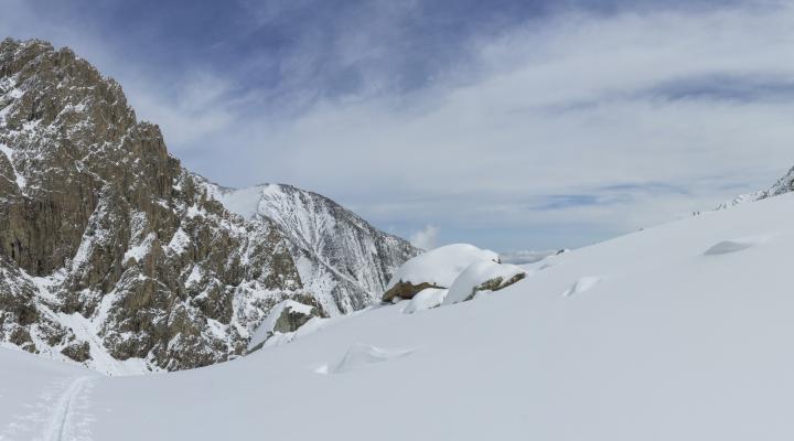 La très longue et très belle montée au bivouac Sarshal (3750m)