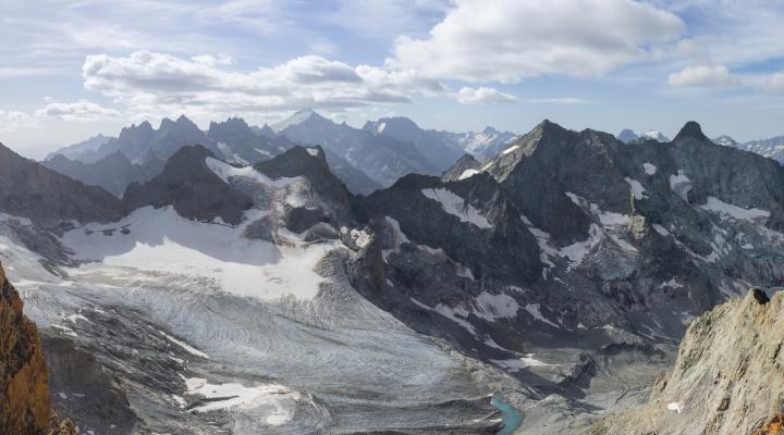 Panorama  sur la tête du Replat et la gandolière