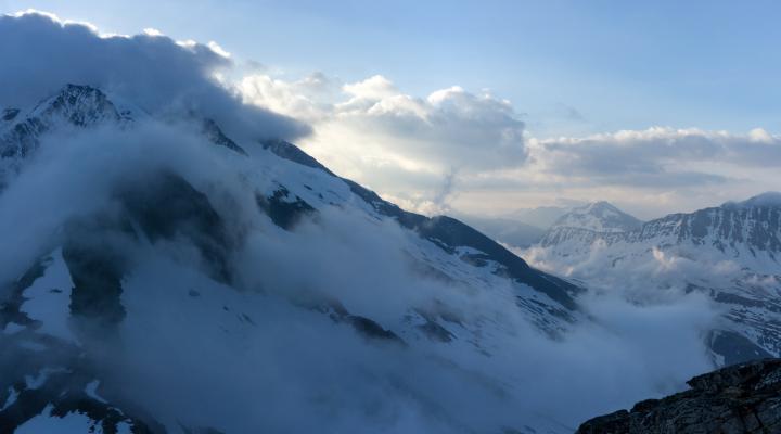 vue sur l'aiguille des glaciers et la frontière italienne.