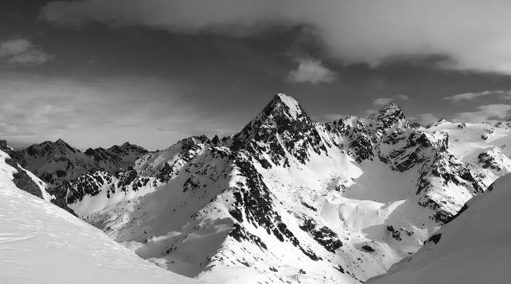 Le grand Assaly vu en montant aux dents rouges
