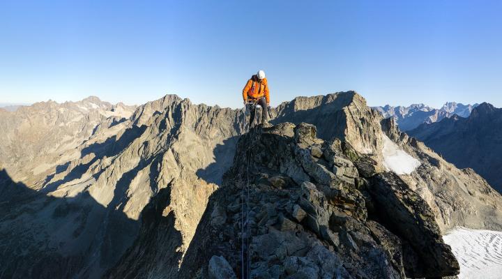 Juste avant la partie sommitale de l'arête, plus raide.