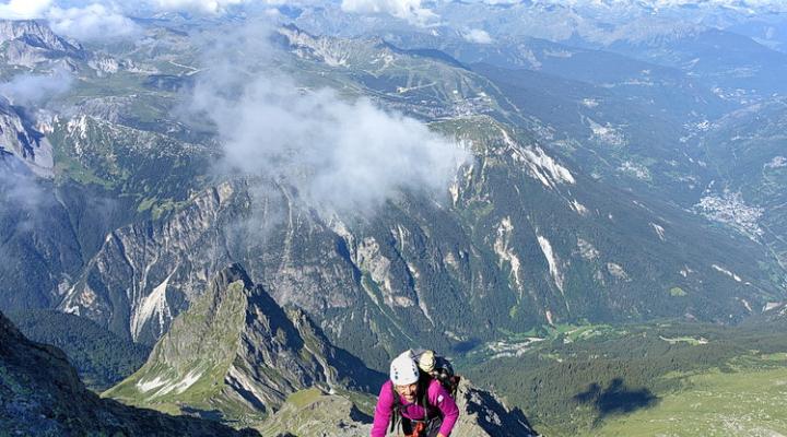 Sur l'arête ouest, tout près du sommet.