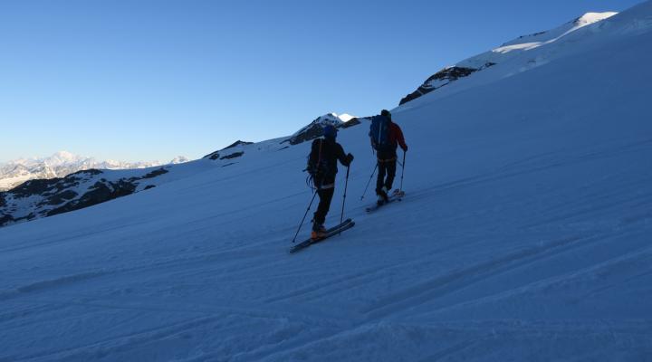 En montant à la pointe Gnifetti