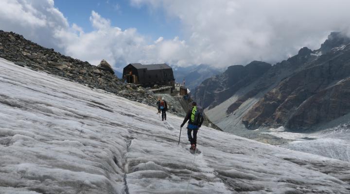 En arrivant au refuge guido di Ayas
