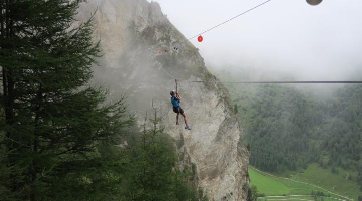 tyrolienne de la Via ferrata des Bettieres les Arcs