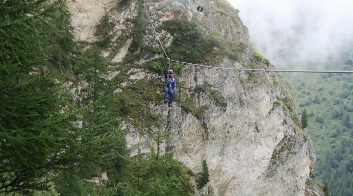 tyrolienne de la Via ferrata des Bettieres les Arcs