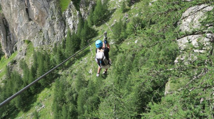 tyrolienne de la Via ferrata des Bettieres les Arcs