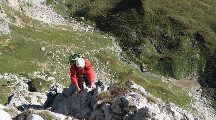 Escalade dans la voie des Cristaux